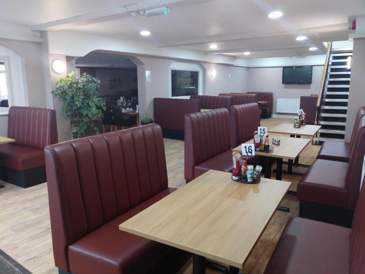 Wayside Cheer Hotel Castel Ngoại thất bức ảnh