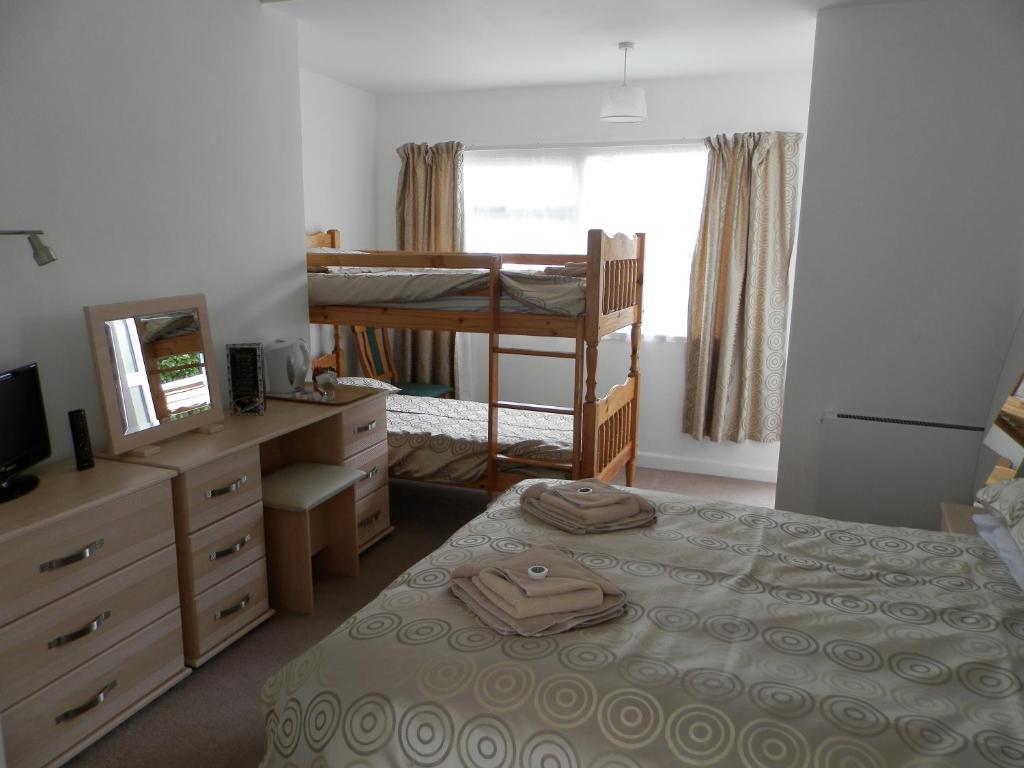 Wayside Cheer Hotel Castel Phòng bức ảnh