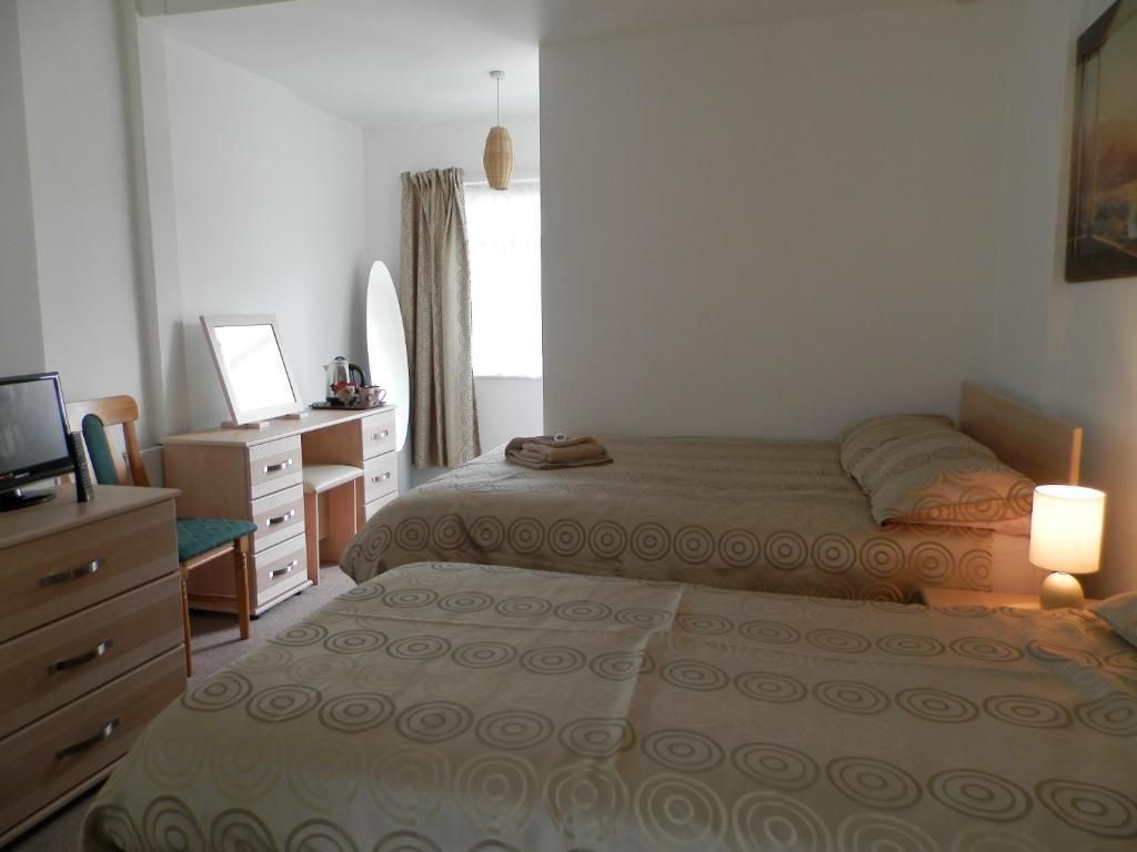 Wayside Cheer Hotel Castel Phòng bức ảnh